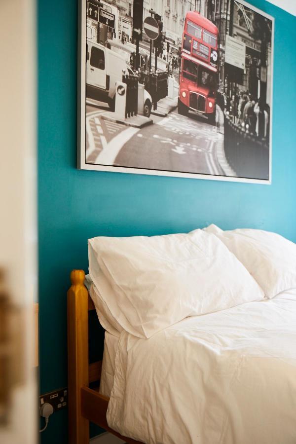 Bed and Breakfast The Lord Grenfell Мейденхед Экстерьер фото A room at the hotel